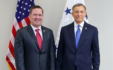 El-Ministerio-de-Relaciones-Exteriores-dijo-en-una-nota-que-Alvarez-asi-se-lo-expreso-al-embajador-y-representante-permanente-de-Estados-Unidos-ante-las-Naciones-Unidas-Mike-Waltz