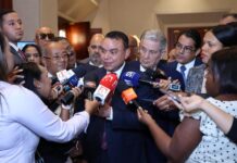 “Ser buen médico no te hace buen gerente”: Landrón explica cambios de directores de hospitales