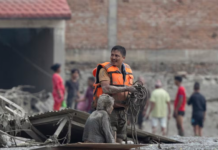 Nepal confirma 332 muertos y 1,500 desparecidos por riada