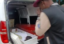 «Quien las mató no merece cárcel», dice joven haitiano al ver su madre y hermanita en dos ataudes
